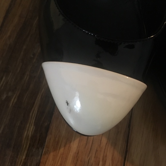 Authentic Chanel patent leather shoes size 8 1/2 - Picture 6 of 8